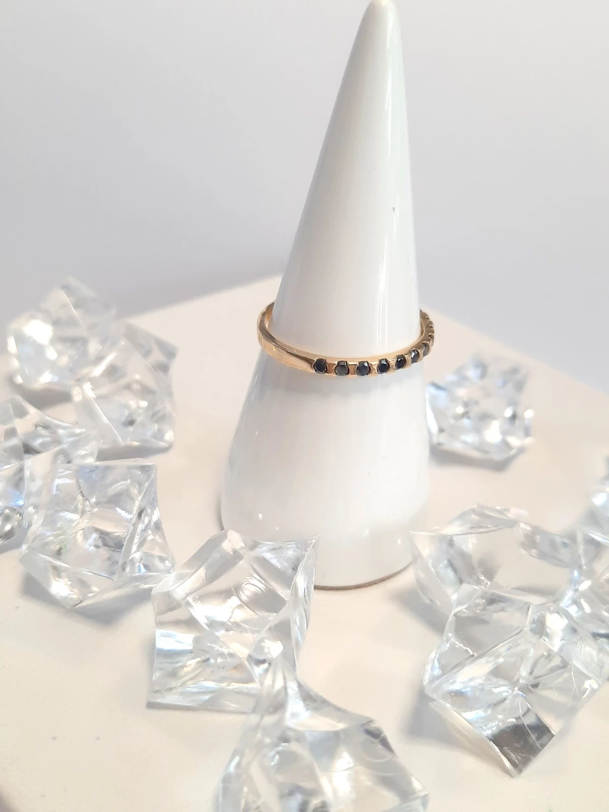 okazja-zloty-pierscionek-czarne-kamyczki-14k-rodzaj-2205-2