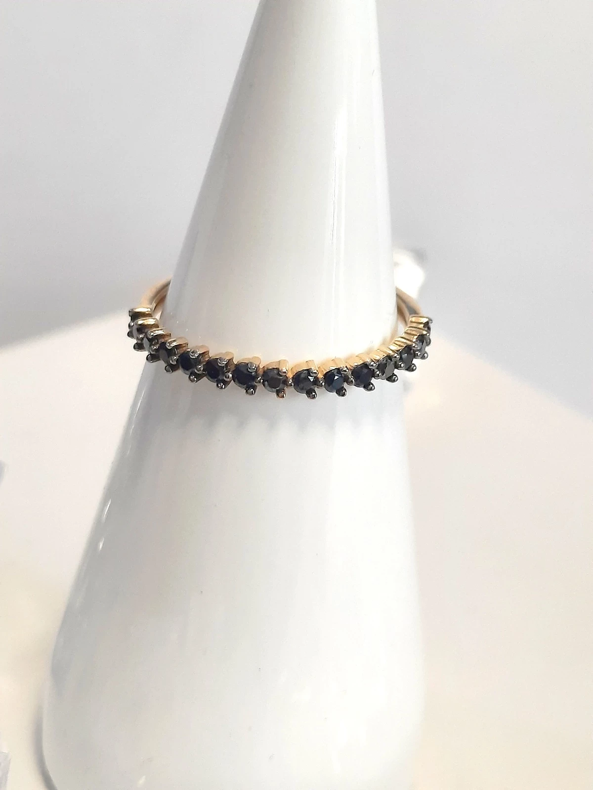 okazja-cudny-pierscionek-obraczka-czarne-oczka-ean-gtin-5035225039547