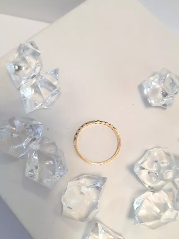 okazja-zloty-pierscionek-czarne-kamyczki-14k-kamien-17088-8388608