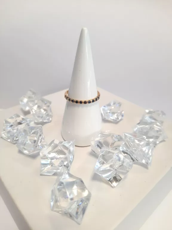 okazja-zloty-pierscionek-czarne-kamyczki-14k-3-maja-22-hajnowka