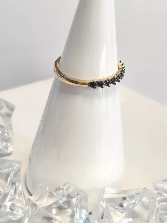 okazja-cudny-pierscionek-obraczka-czarne-oczka-stan-11323-2