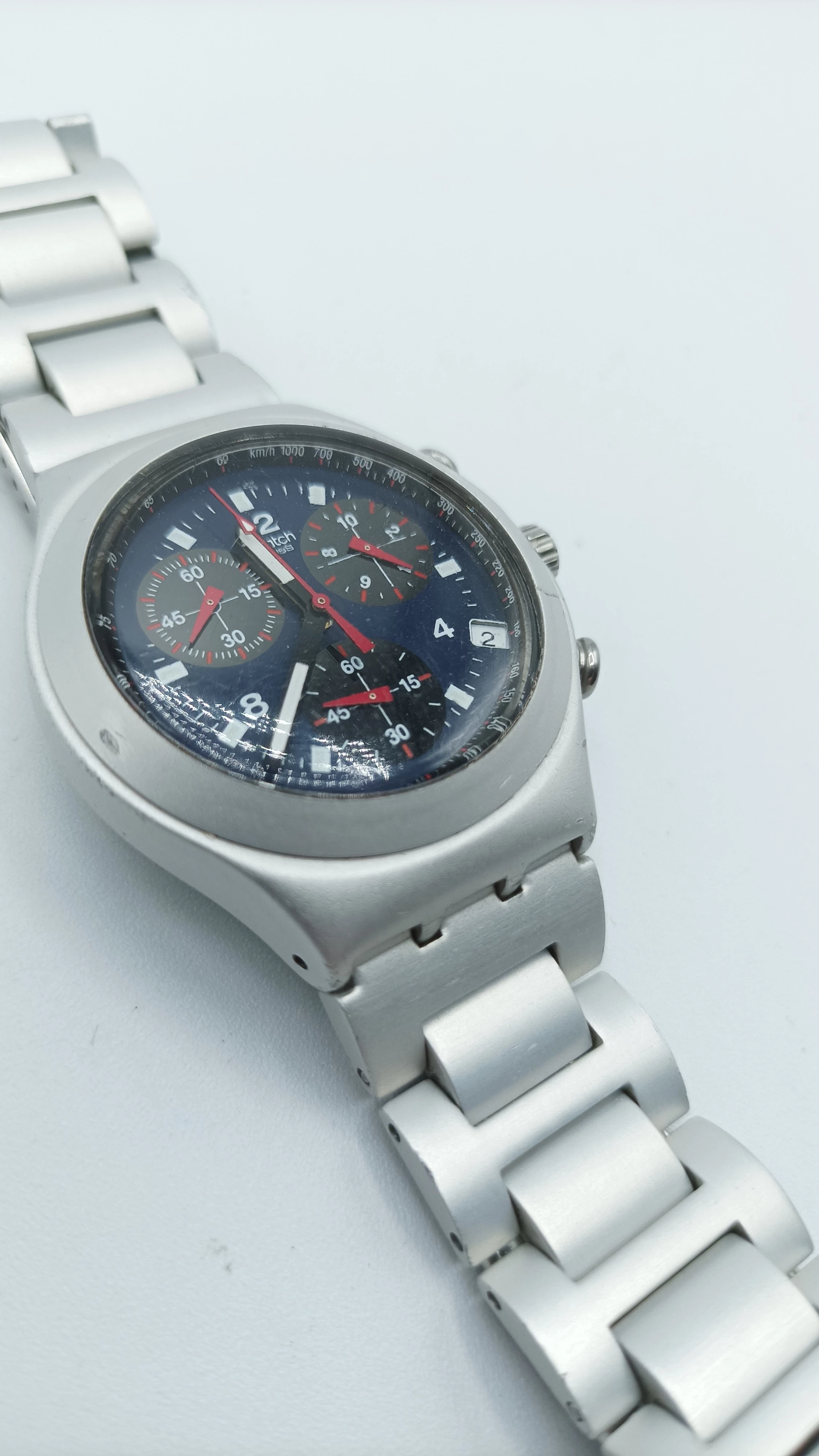 zegarek-swatch-irony-at-warto-typ-nareczny