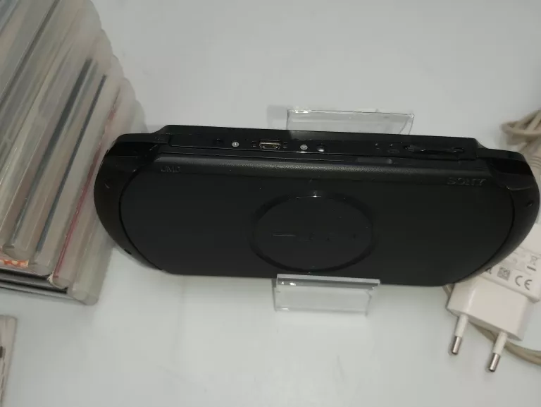 KONSOLA SONY PSP E1004 CZARNA + 7 GIER, 3 FILMY!!
