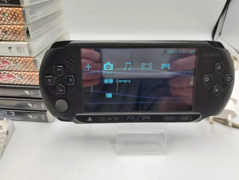 KONSOLA SONY PSP E1004 CZARNA + 7 GIER, 3 FILMY!!