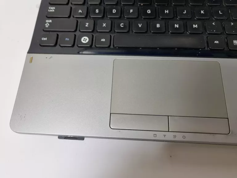 laptop-samsung-300e-przekatna-ekranu-1560