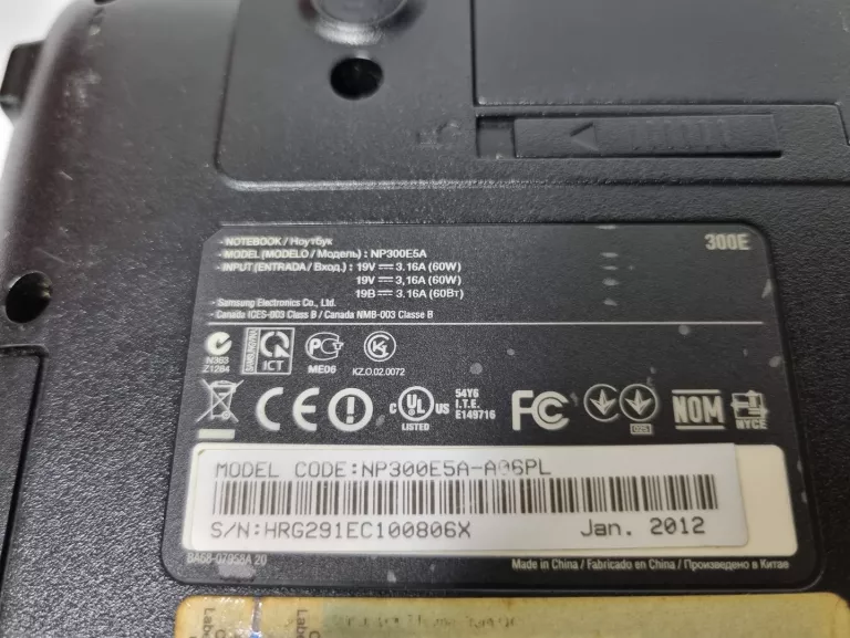 laptop-samsung-300e-wielkosc-pamieci-ram-brak