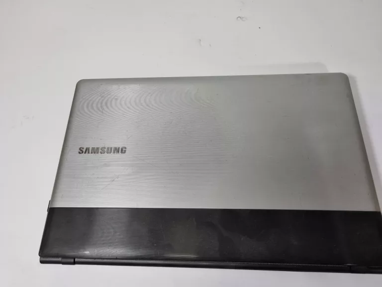 laptop-samsung-300e-liczba-rdzeni-procesora-2