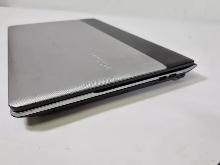 laptop-samsung-300e-typ-dysku-twardego-hdd