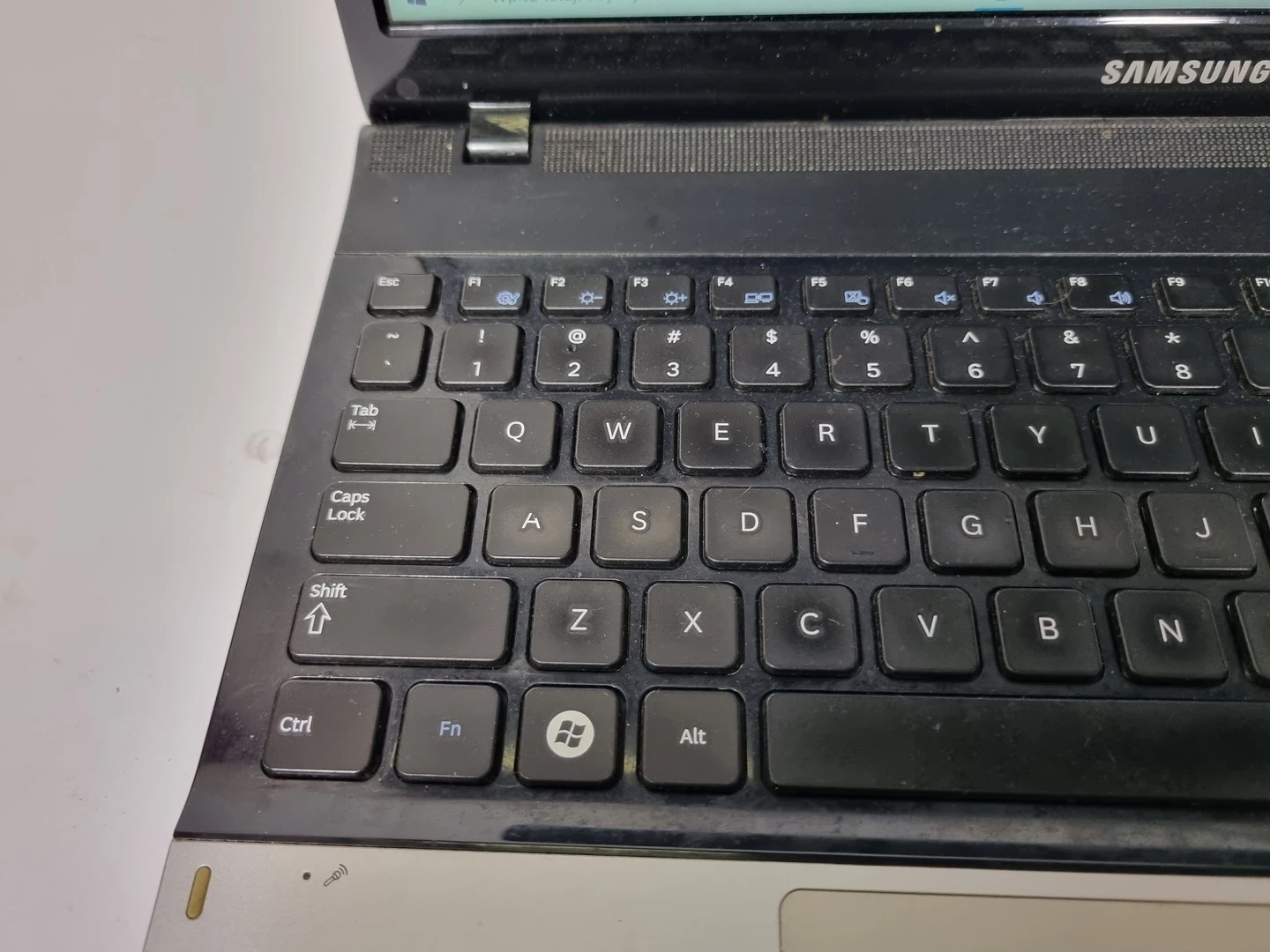 laptop-samsung-300e-stan-uzywany