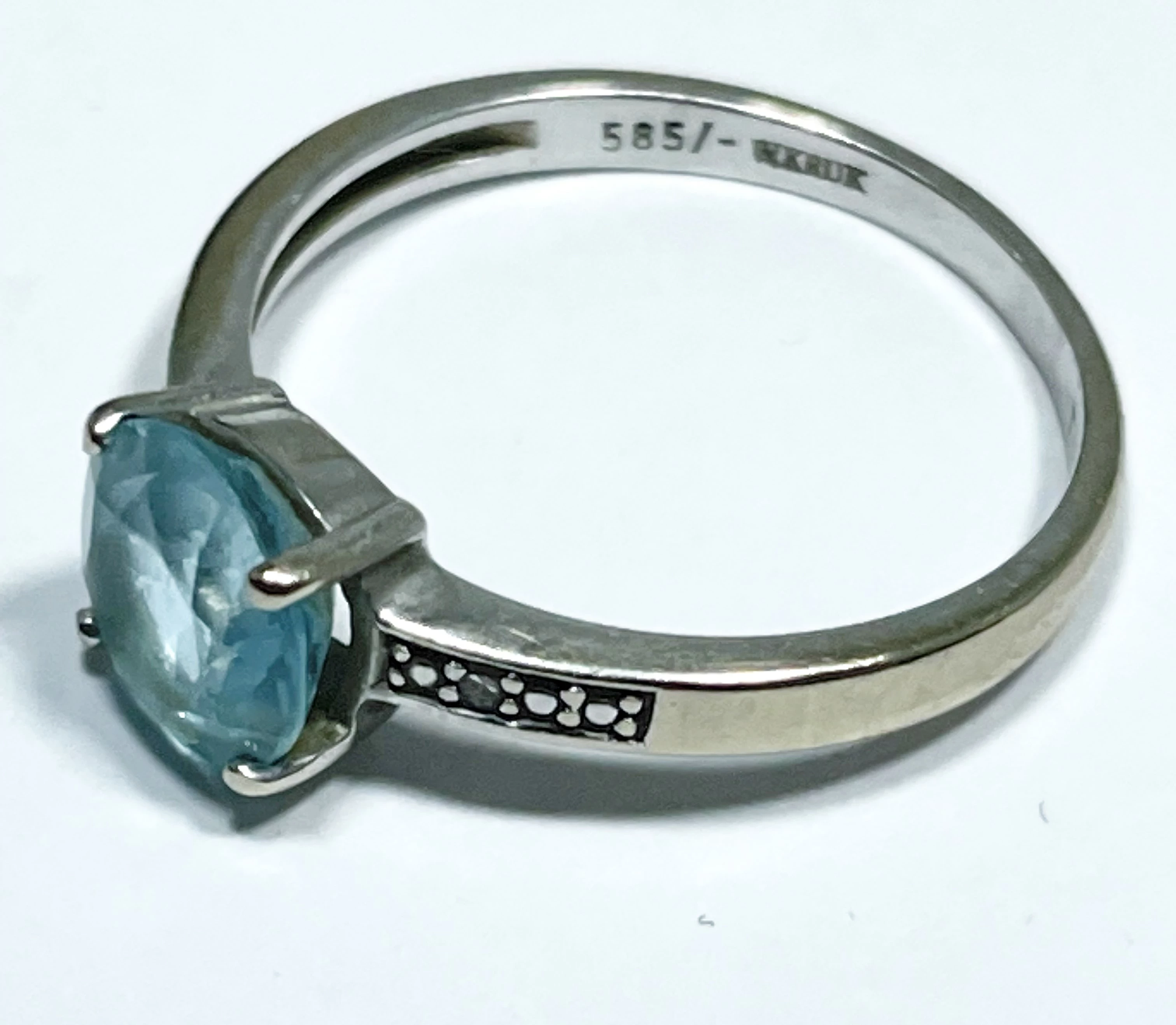 zloty-pierscionek-2g-585-r12-diamenty-waga-378