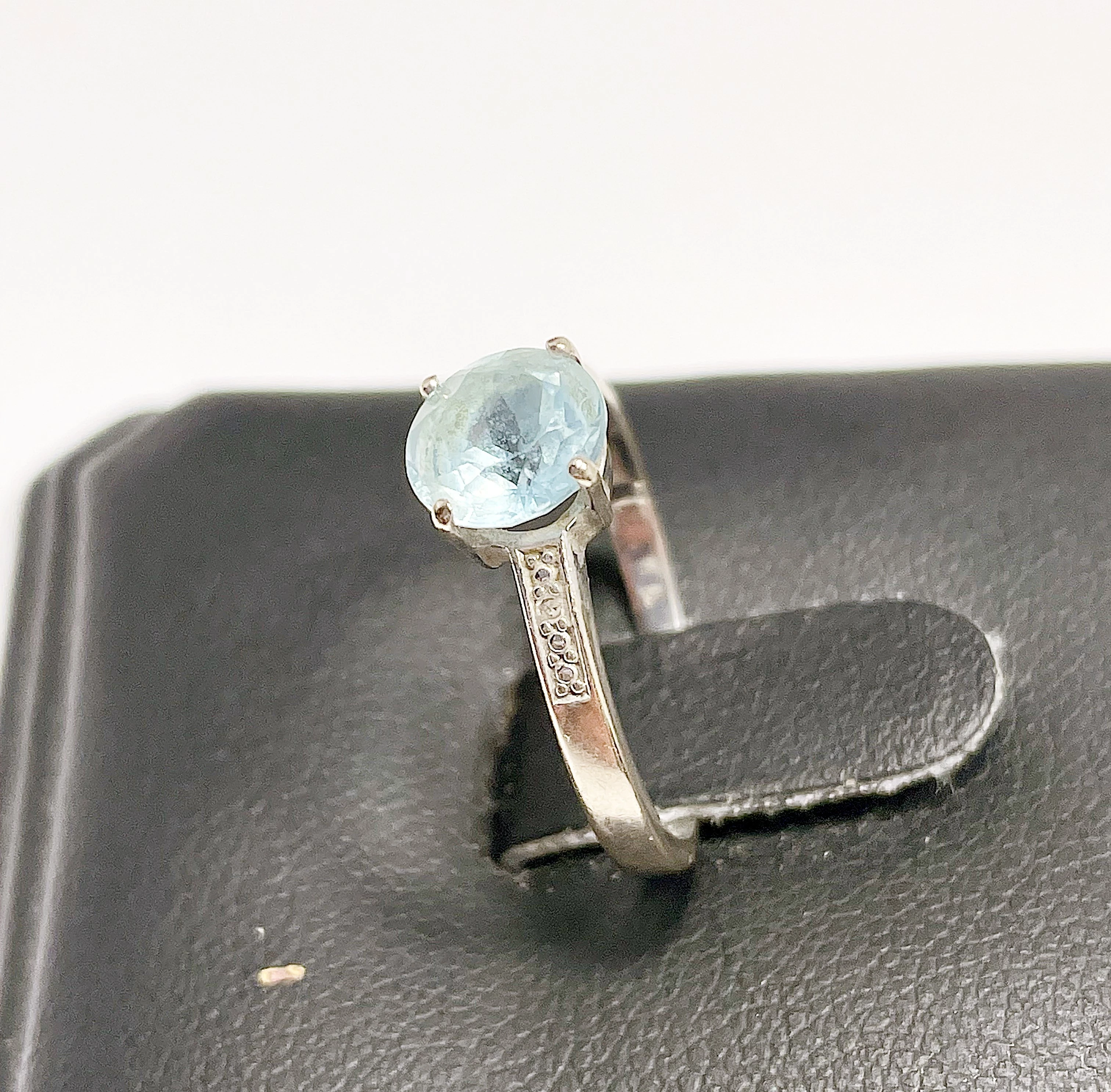 zloty-pierscionek-2g-585-r12-diamenty-stan-11323-2