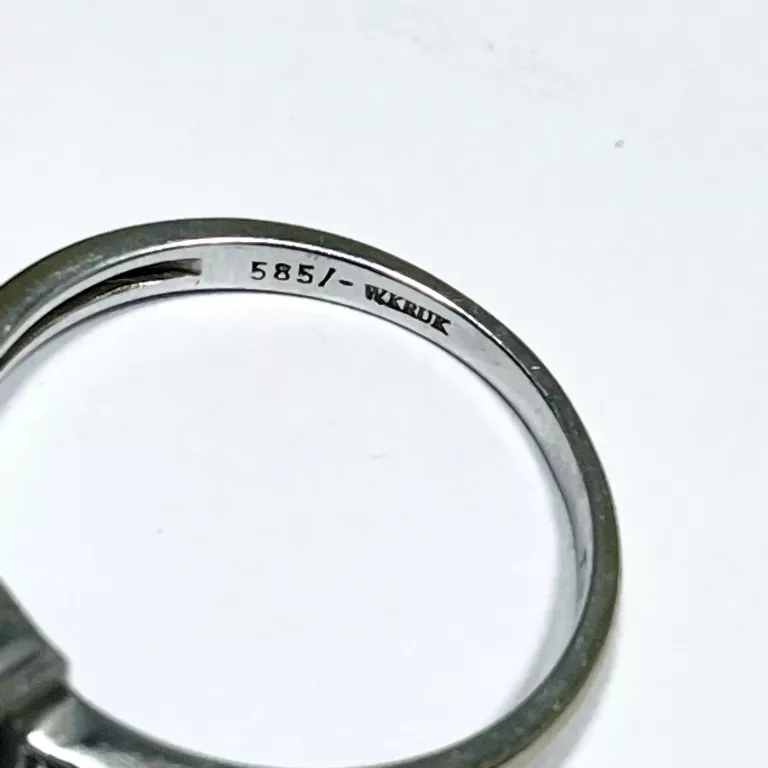 zloty-pierscionek-2g-585-r12-diamenty-rozmiarsrednica-wew-mm-372-12