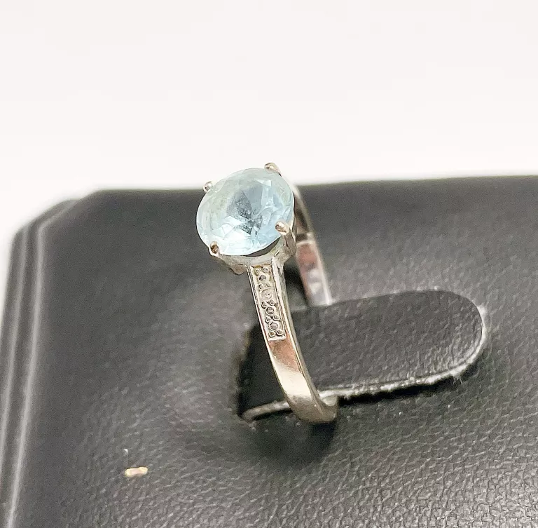 zloty-pierscionek-2g-585-r12-diamenty-stan-11323-2