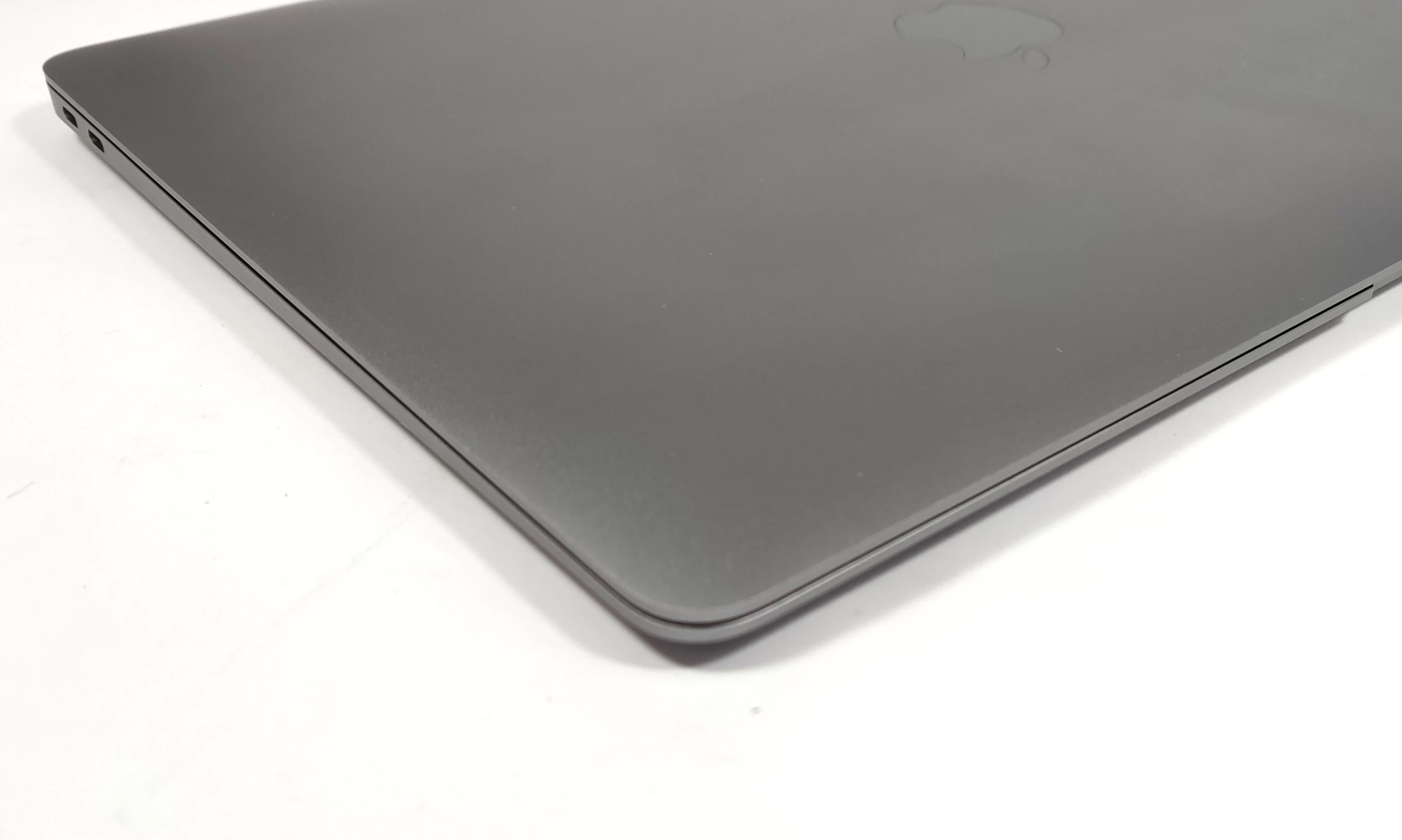 apple-macbook-air-133-przekatna-ekranu-1330