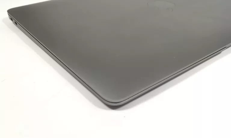 apple-macbook-air-133-przekatna-ekranu-1330