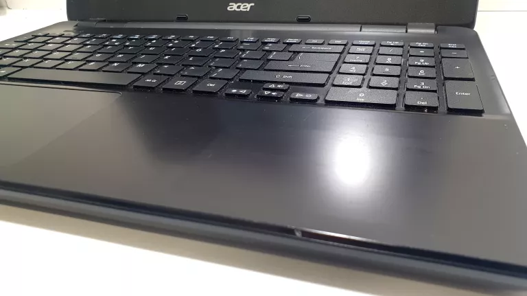 laptop-acer-aspire-e5-571-i34gb1tbgeforce-820m-stan-uzywany