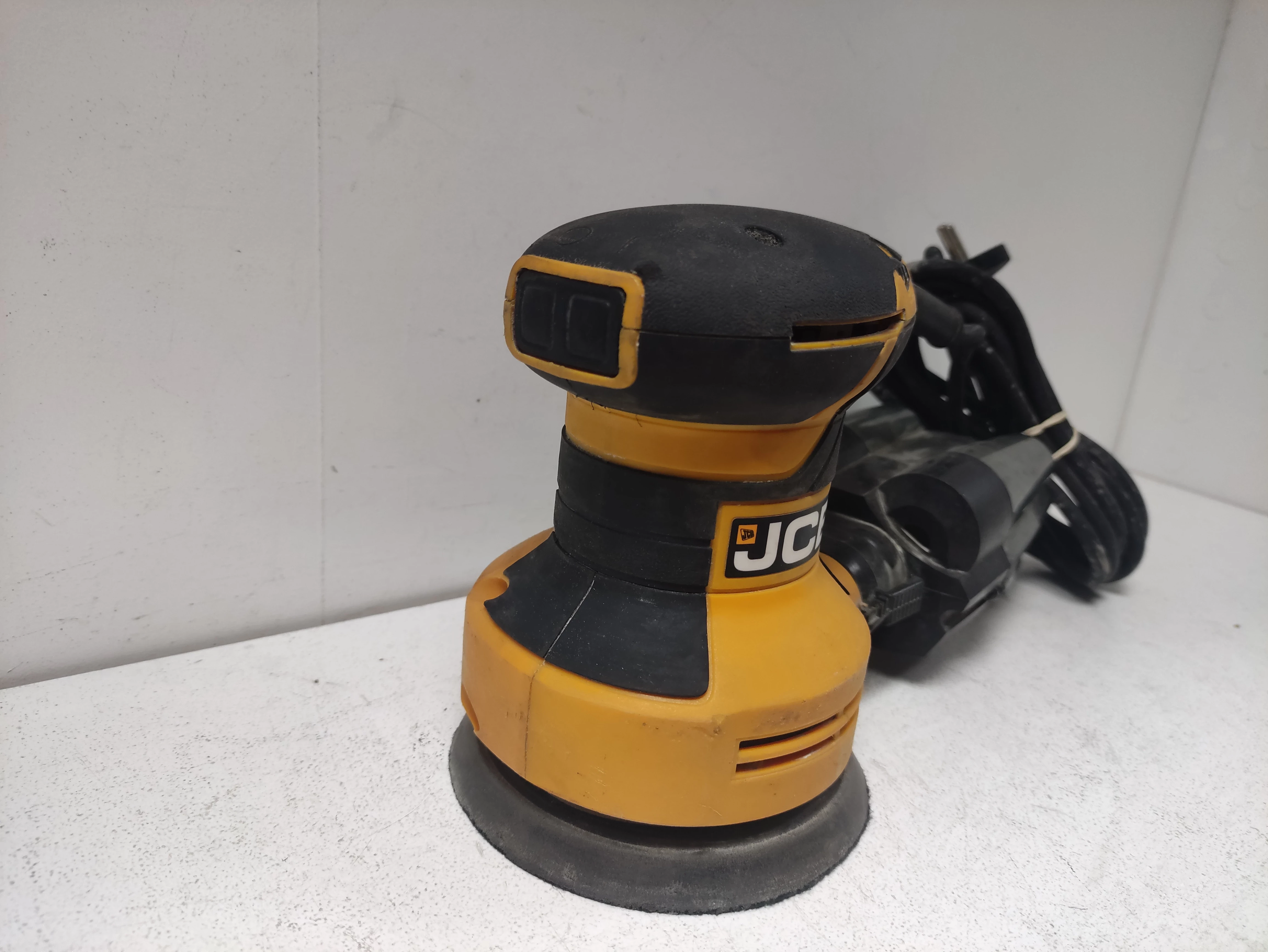 szlifierka-mimosrodowa-jcb-ros330-stan-uzywany