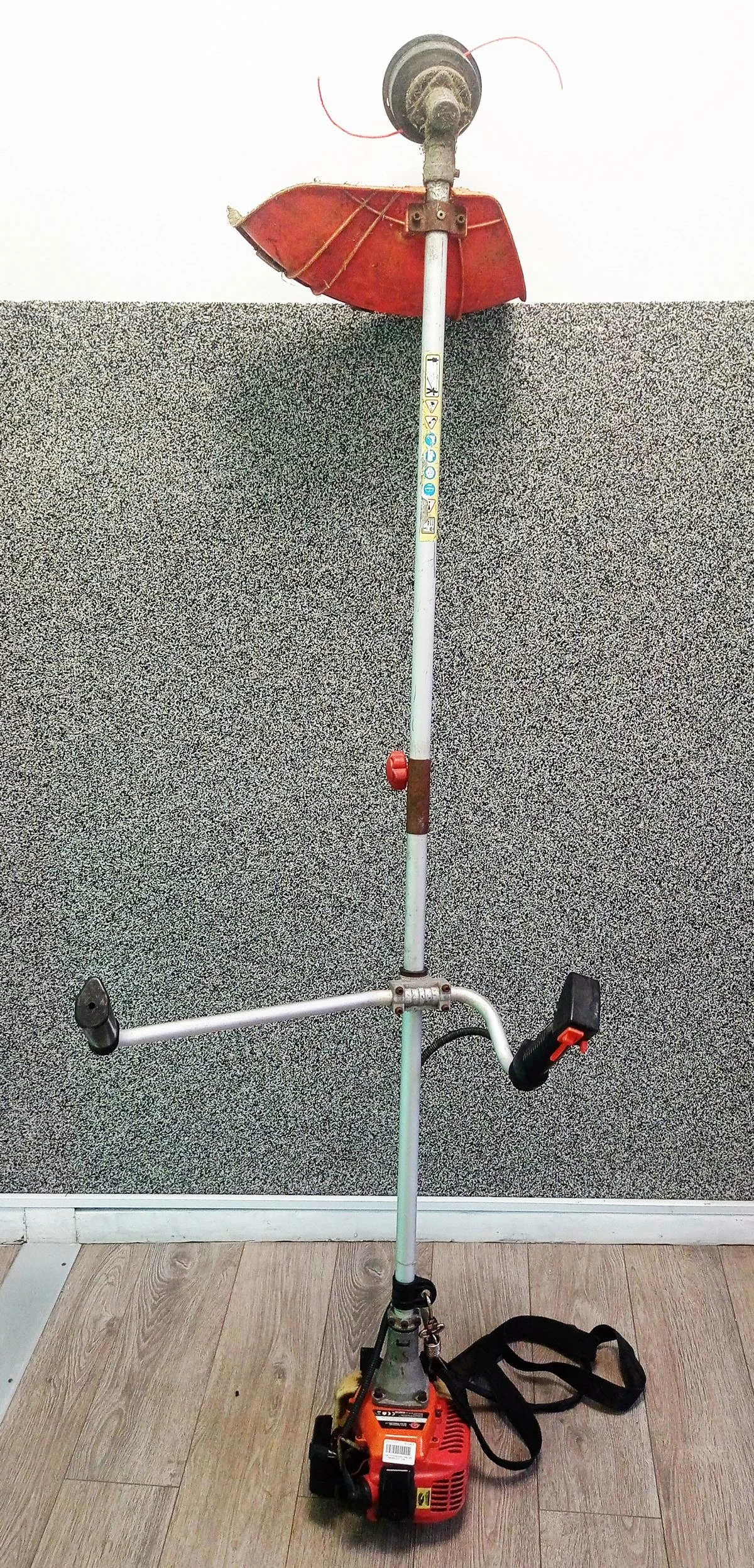 kosa-spalinowa-harder-pnbc-260-1t-opis-stan-uszkodzony