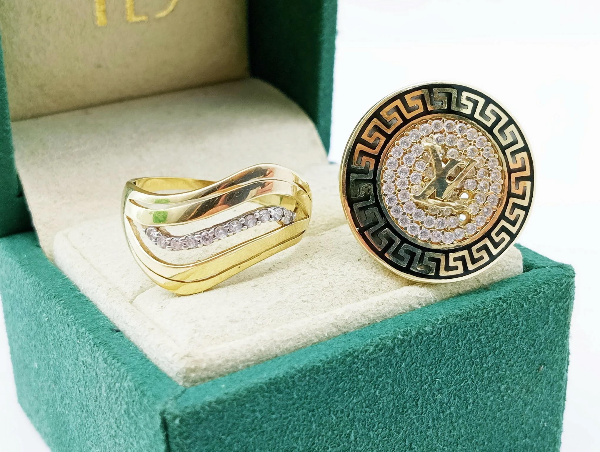 pierscionek-versace-i-damski-cyrkonie-2-szt-p-585-1-maja-47-sj-lublin