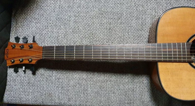 GITARA AKUSTYCZNA LAG T80D