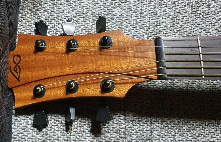 GITARA AKUSTYCZNA LAG T80D