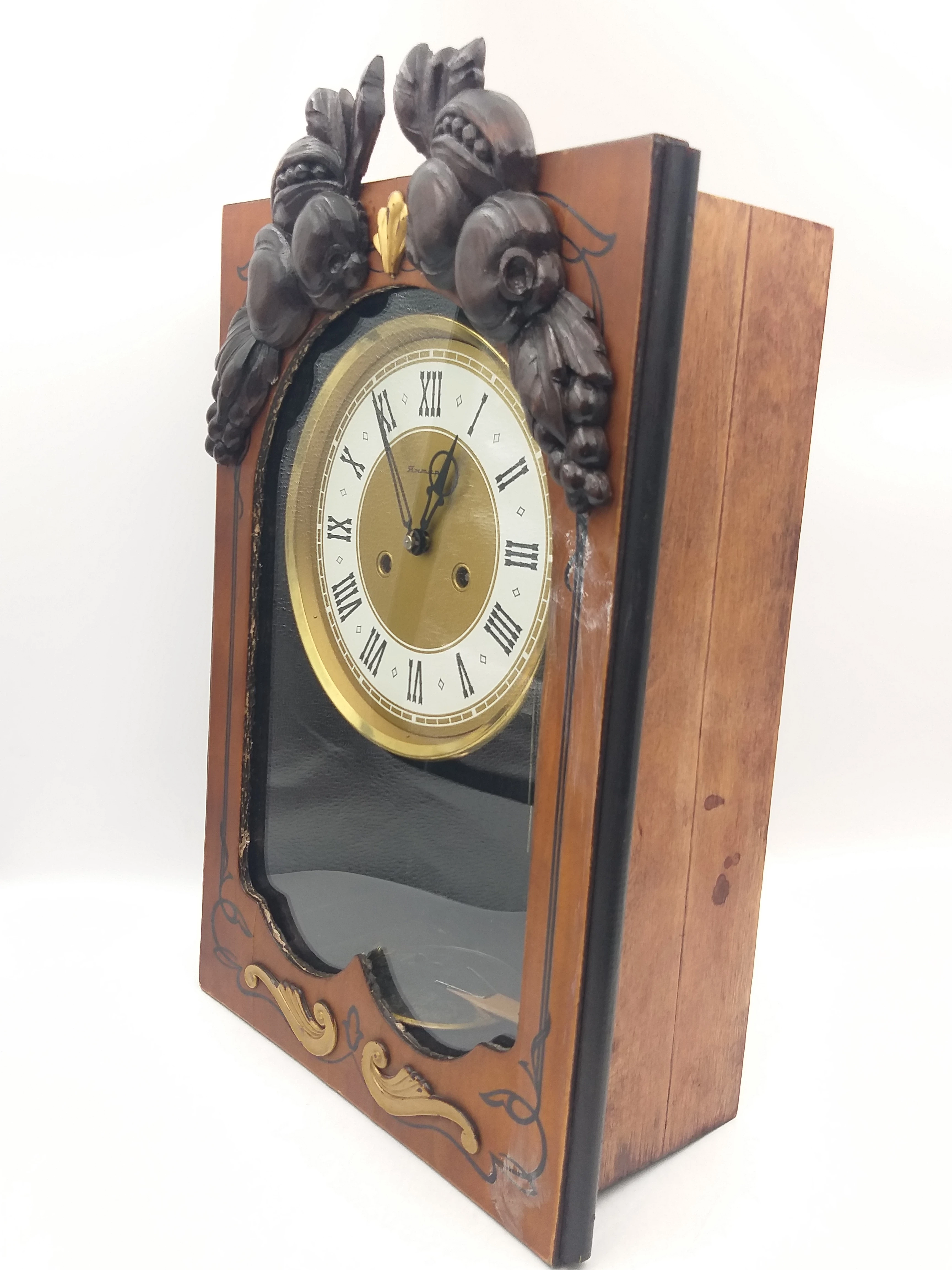 zegar-wiszacy-nakrecany-jantar-radziecki-stan-nie-wymaga-renowacji