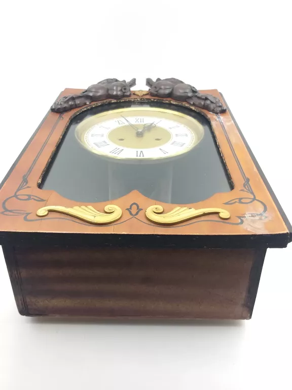 zegar-wiszacy-nakrecany-jantar-radziecki-osiedle-wichrowe-wzgorze-paw121-poznan-ska-x