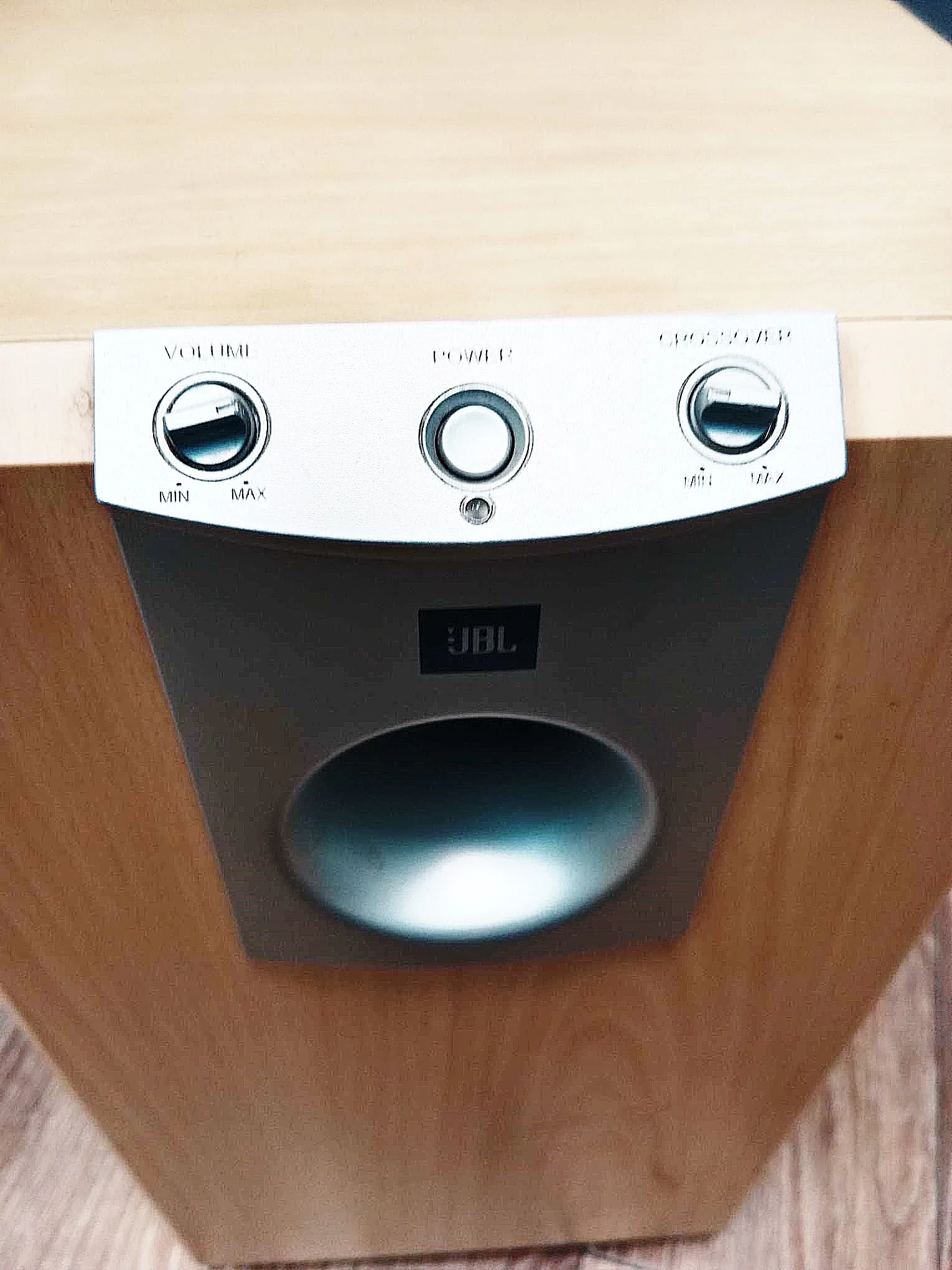 jbl-subwoofer-aktywny-scssub-marka-jbl