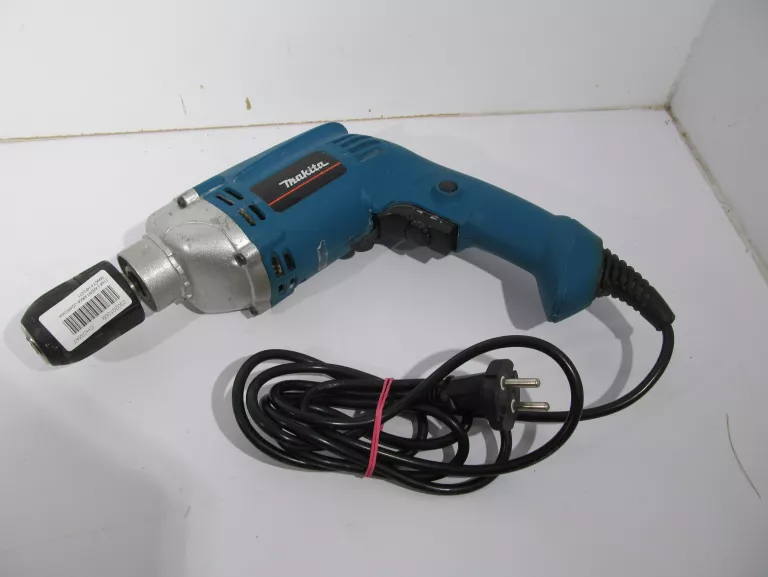 wiertarka-udarowa-makita-hp2071-waga-wiertarki-2