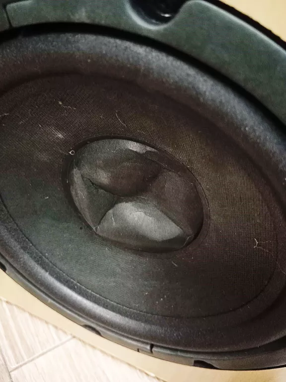 jbl-subwoofer-aktywny-scssub-pasmo-przenoszenia-0