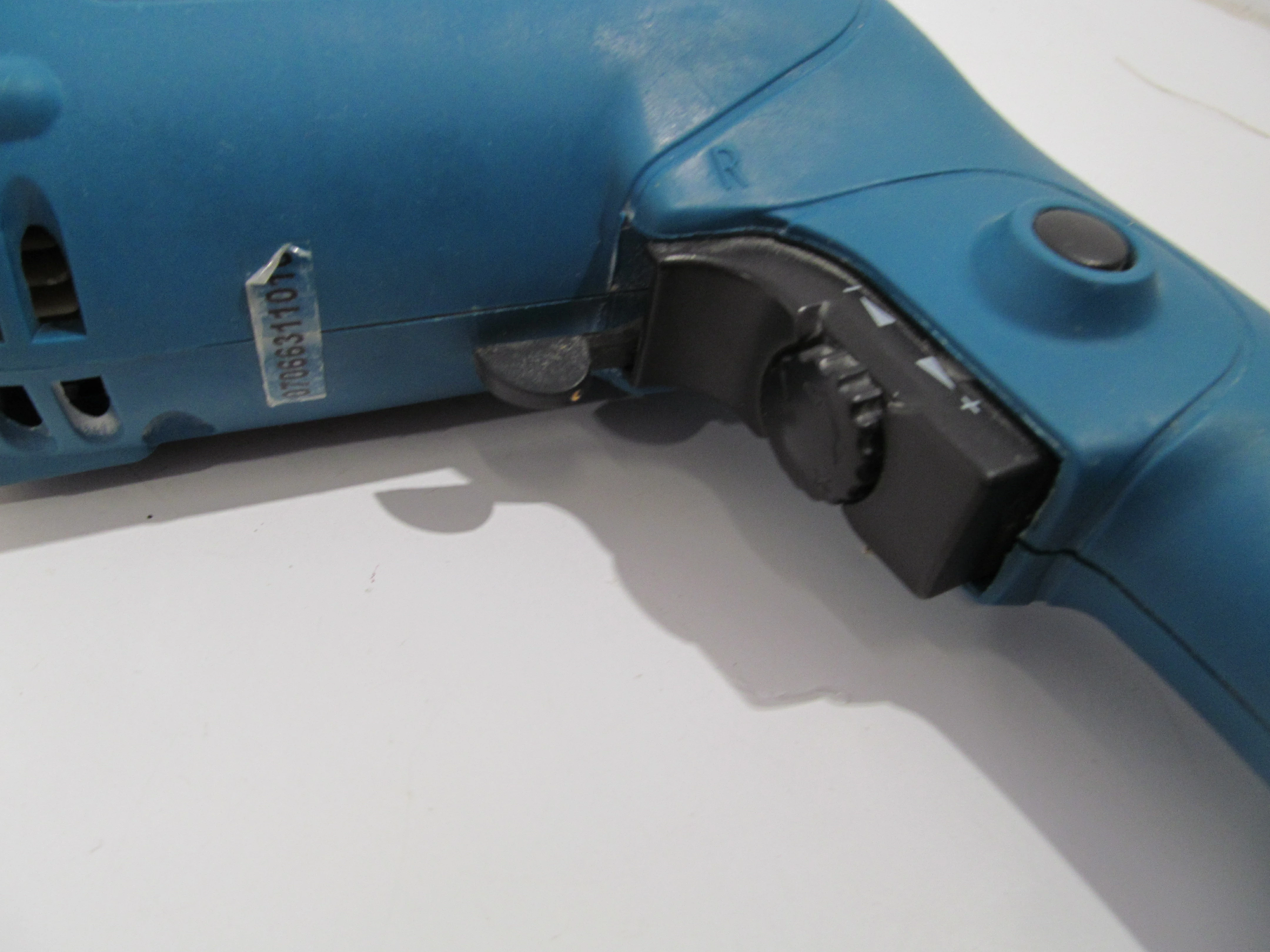 wiertarka-udarowa-makita-hp2071-ean-gtin-0088381645461