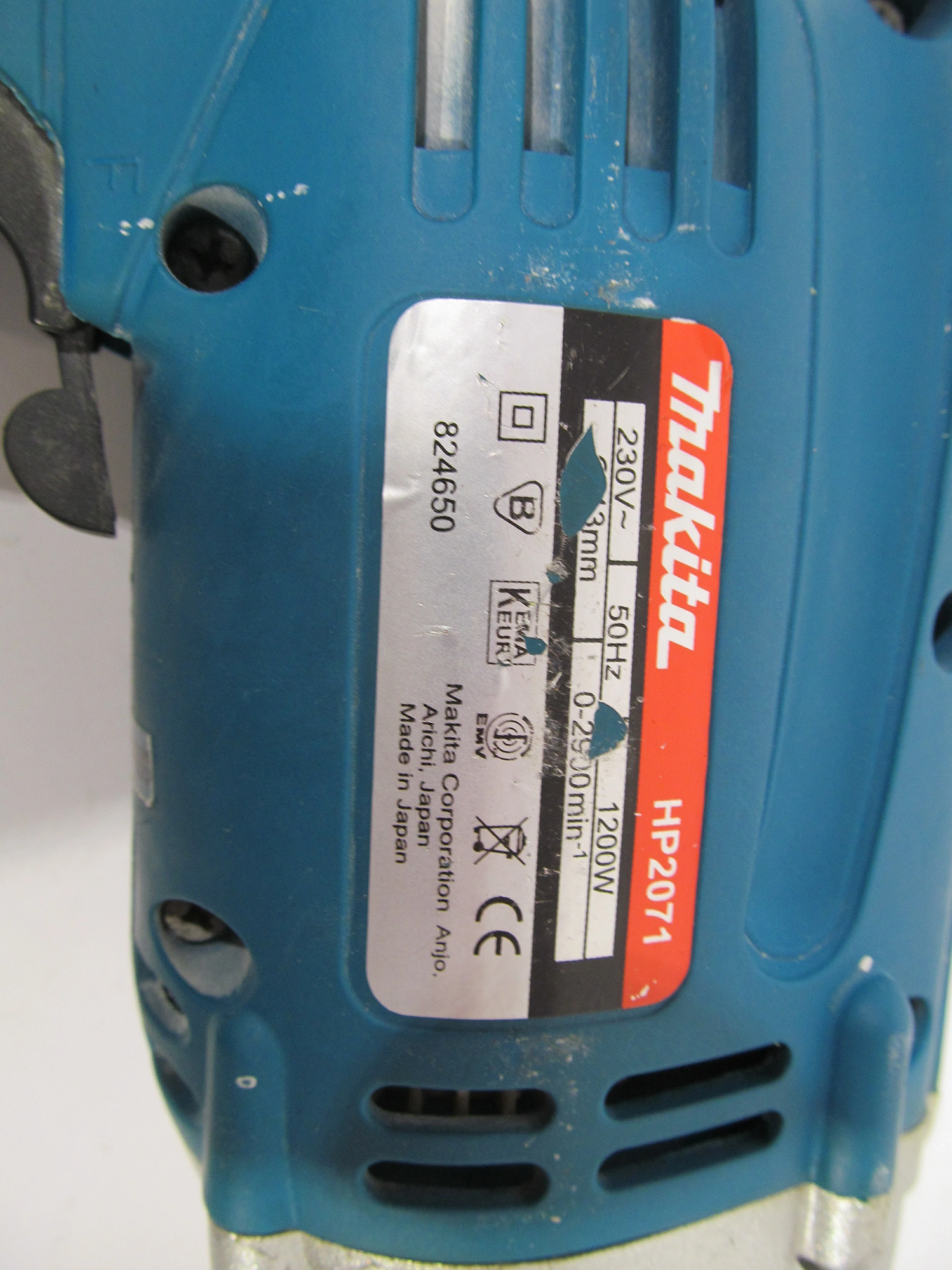 wiertarka-udarowa-makita-hp2071-typ-wiertarka