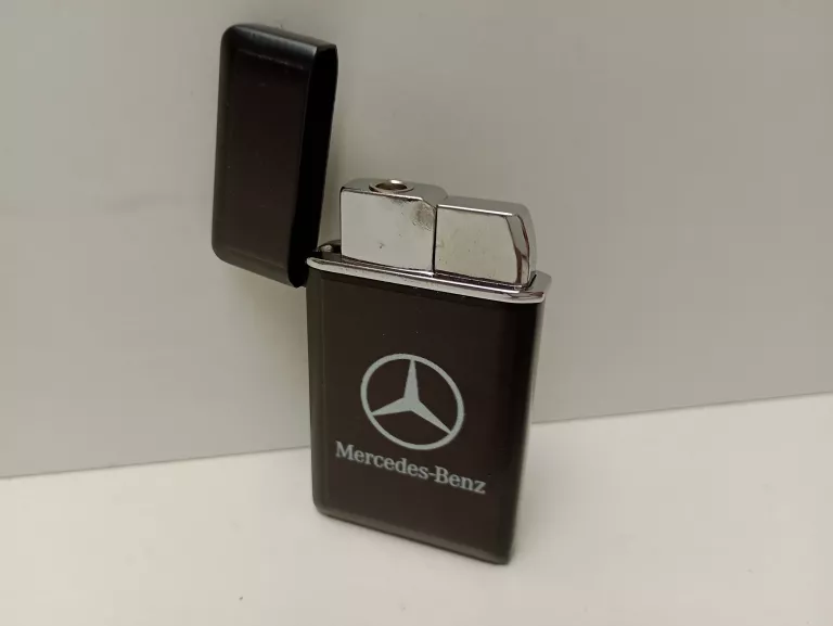 zapalniczka-czarna-mat-cienka-mercedes-rodzaj-zapalniczka-zarowa