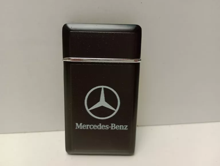 zapalniczka-czarna-mat-cienka-mercedes-osiedle-teatralne-3u15-krakow