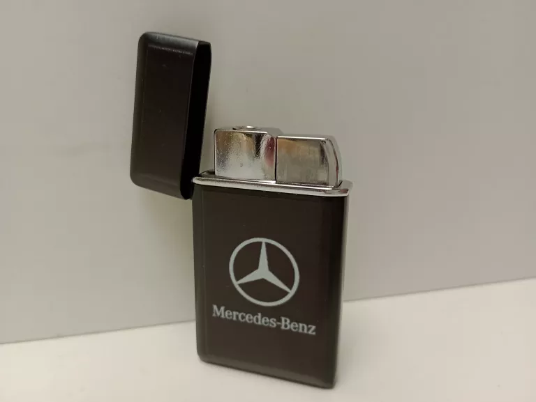 zapalniczka-czarna-mat-cienka-mercedes-marka-mercedes-benz