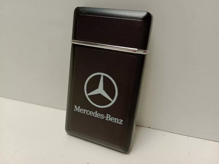 zapalniczka-czarna-mat-cienka-mercedes-stan-uzywany