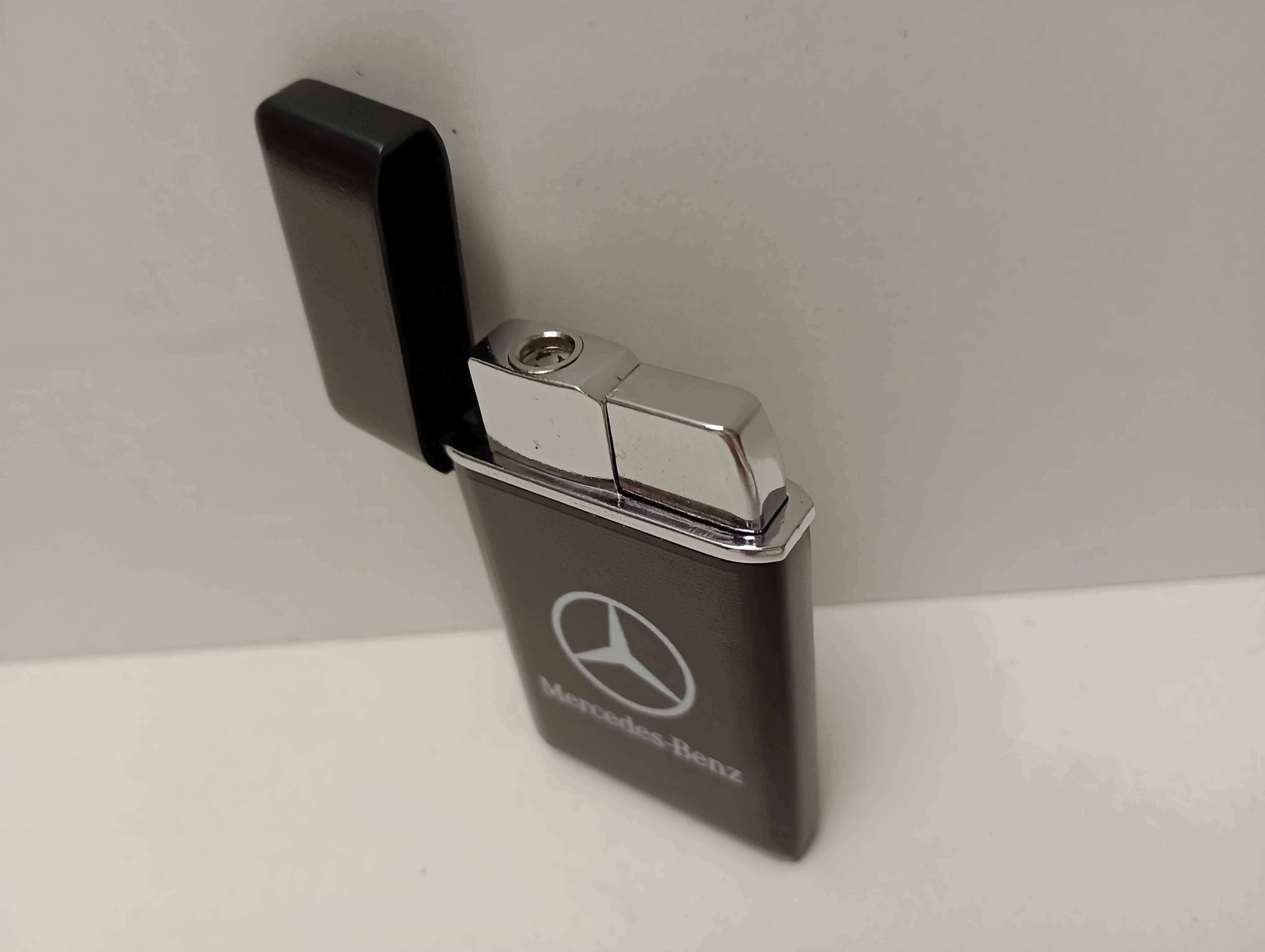 zapalniczka-czarna-mat-cienka-mercedes-ean-gtin-6087761313338