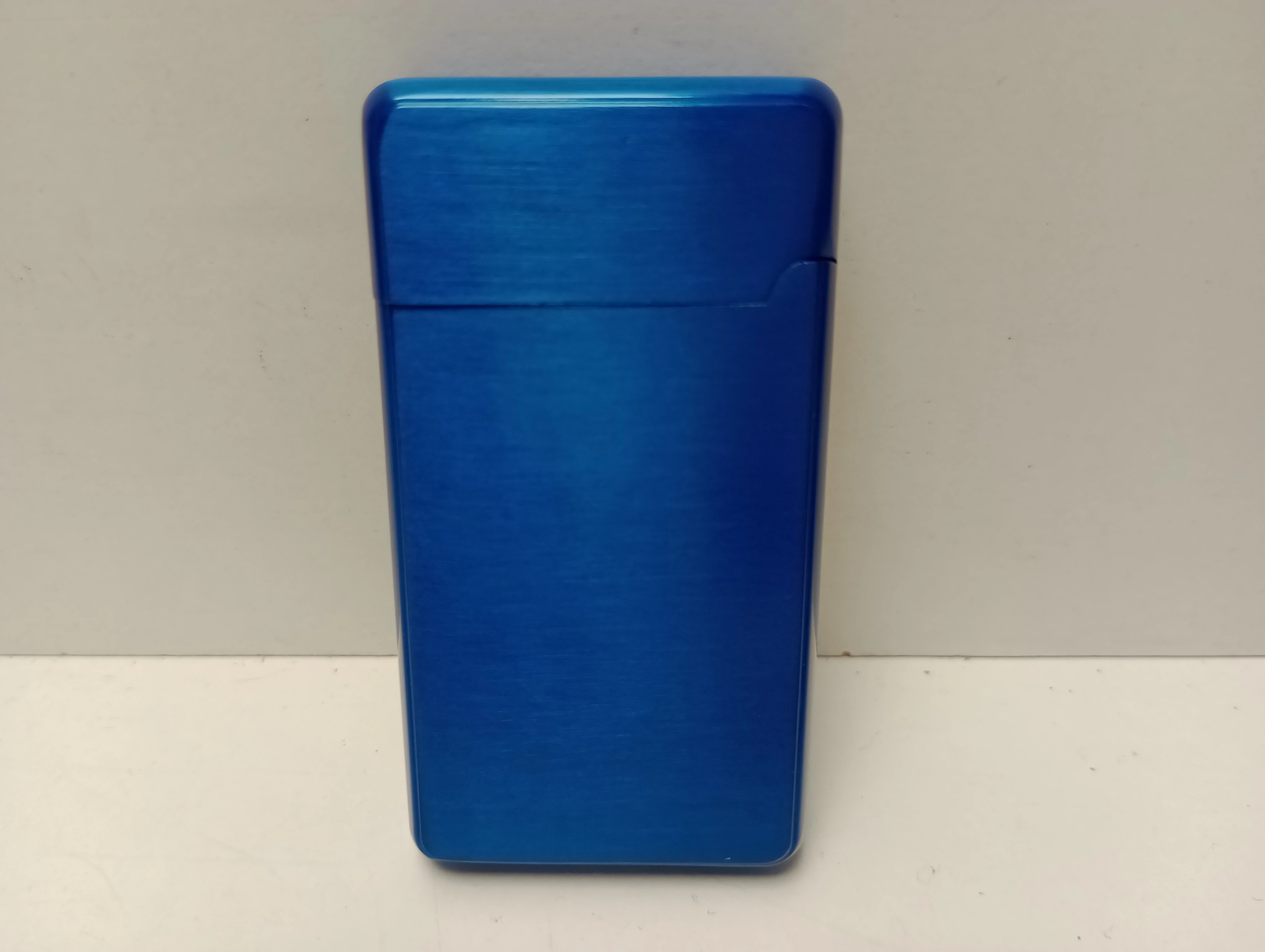 zapalniczka-niebieska-zarowa-mercedes-model-mercedes1