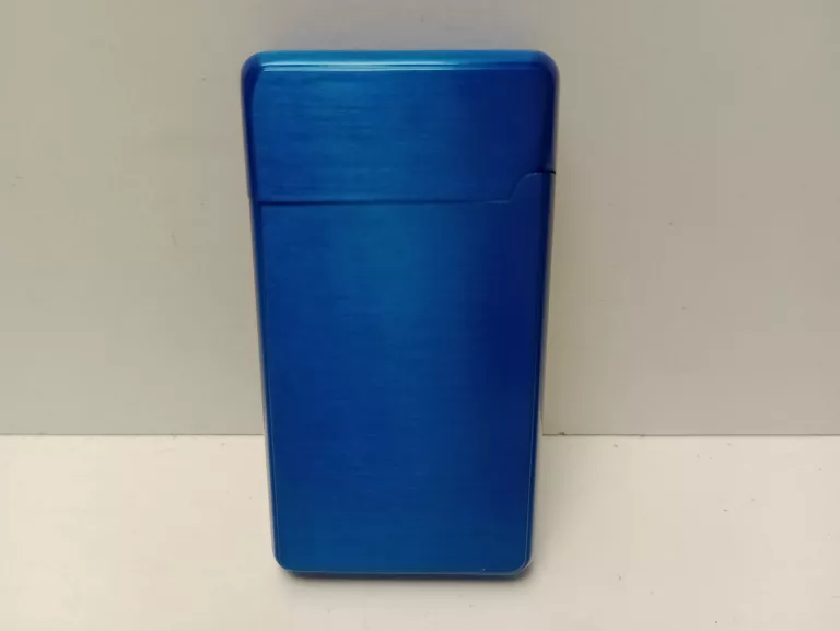 zapalniczka-niebieska-zarowa-mercedes-model-mercedes1