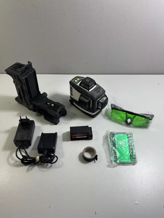 NIWELATOR LASEROWY 3D ZIELONY KA883G