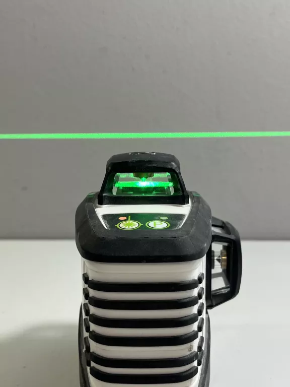 NIWELATOR LASEROWY 3D ZIELONY KA883G