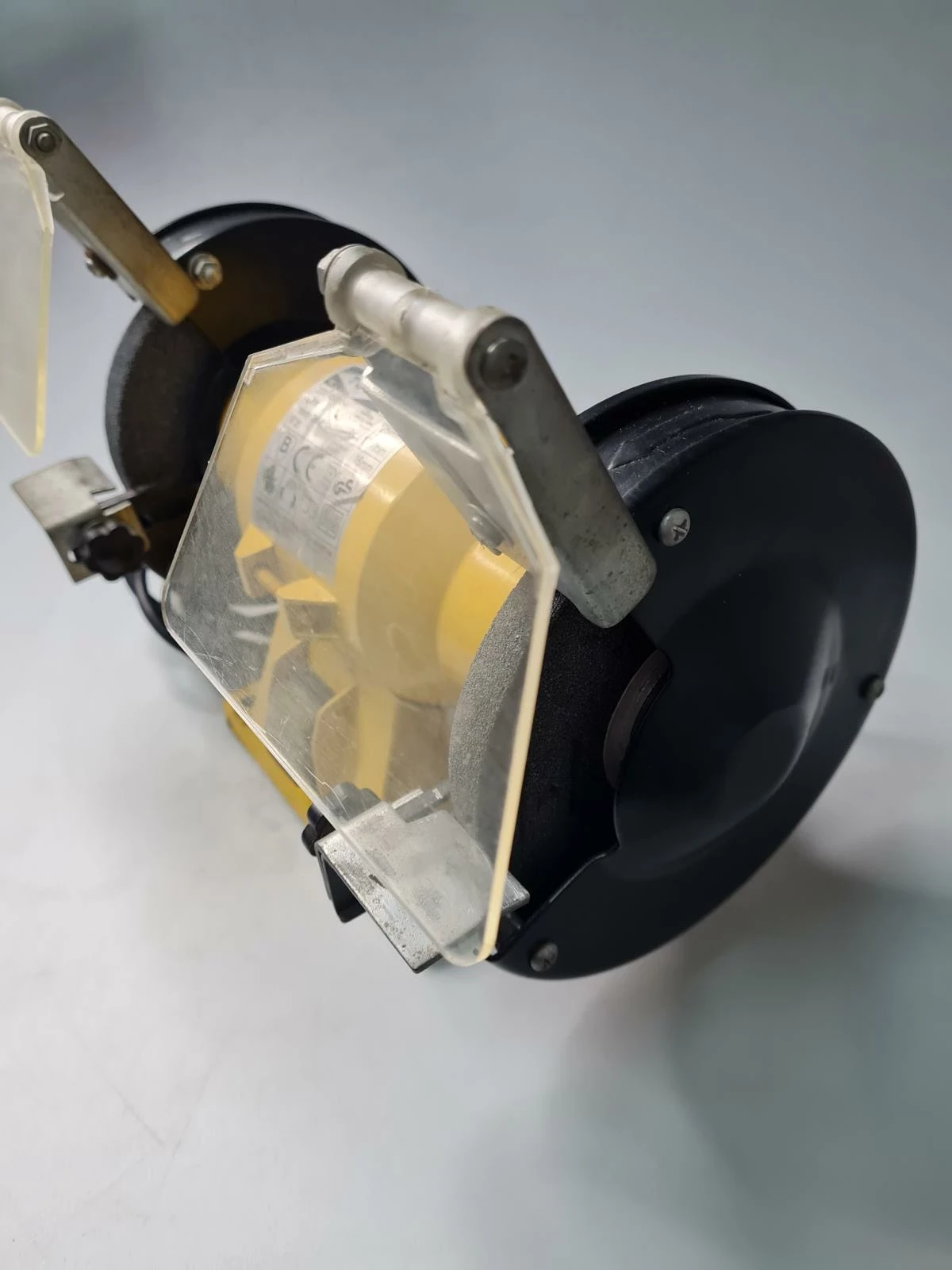 szlifierka-stolowa-toya-79200-125mm-rodzaj-zasilania-sieciowa