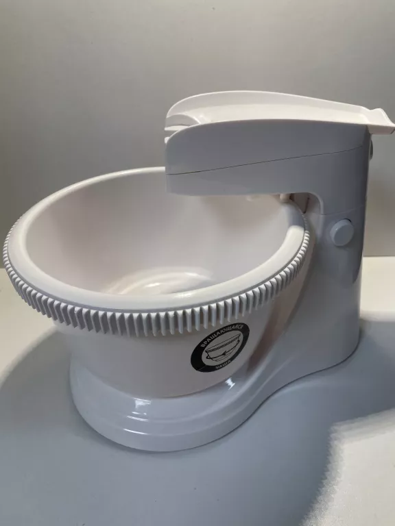 mikser-z-misa-scarlett-sc-hm40b01-550w-moc-550