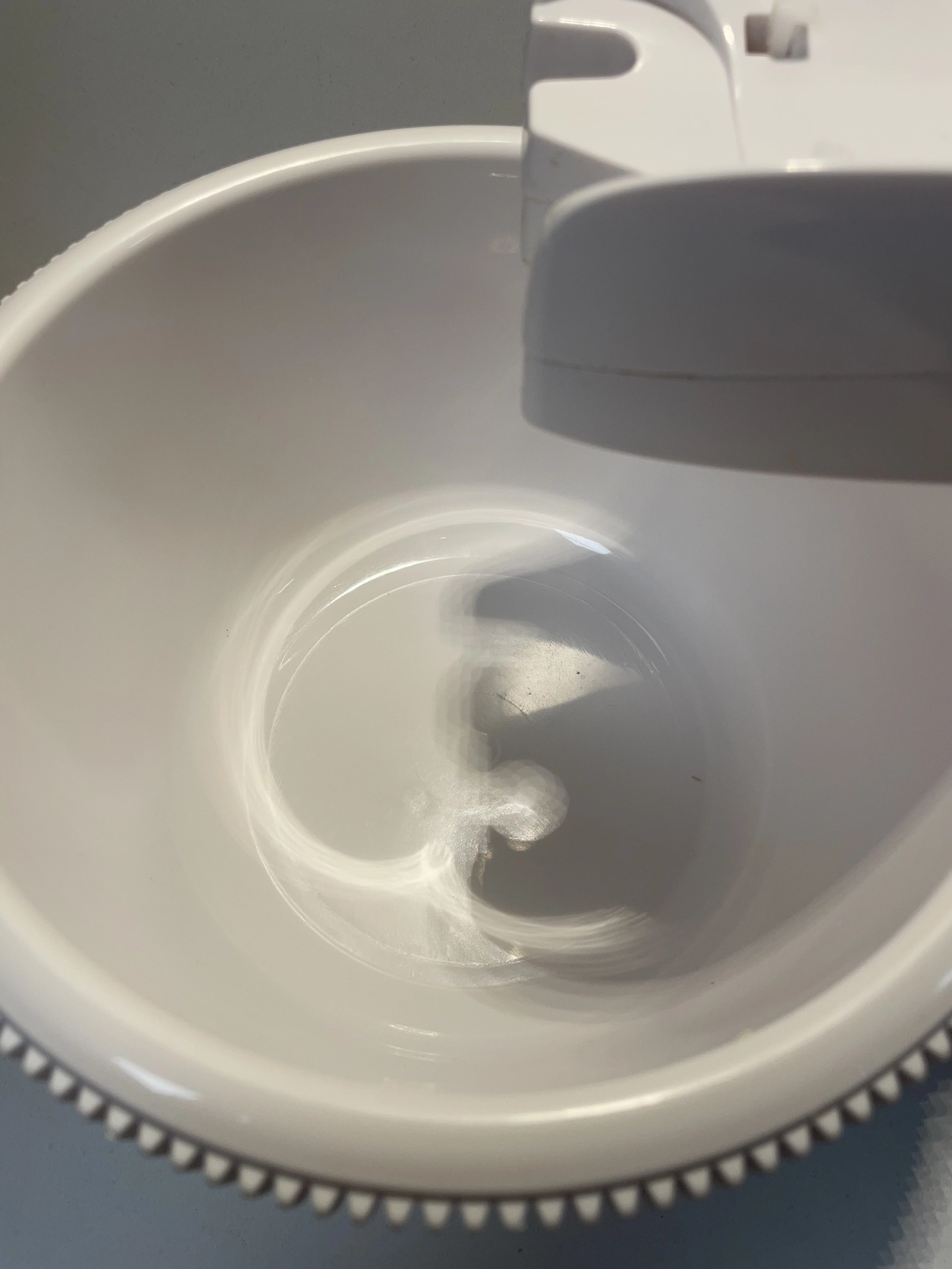 mikser-z-misa-scarlett-sc-hm40b01-550w-liczba-poziomow-predkosci-5