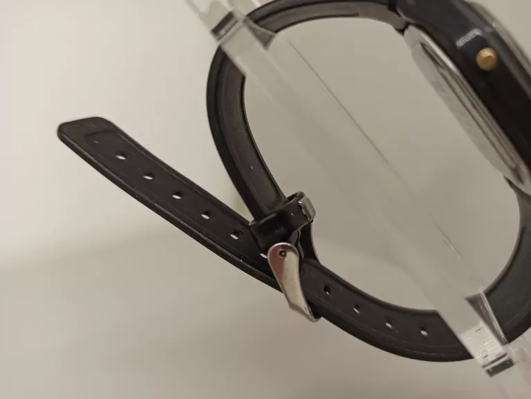 zegarek-sharp-quartz-277198-zloto-czarny-ksztalt-koperty-kwadratowa