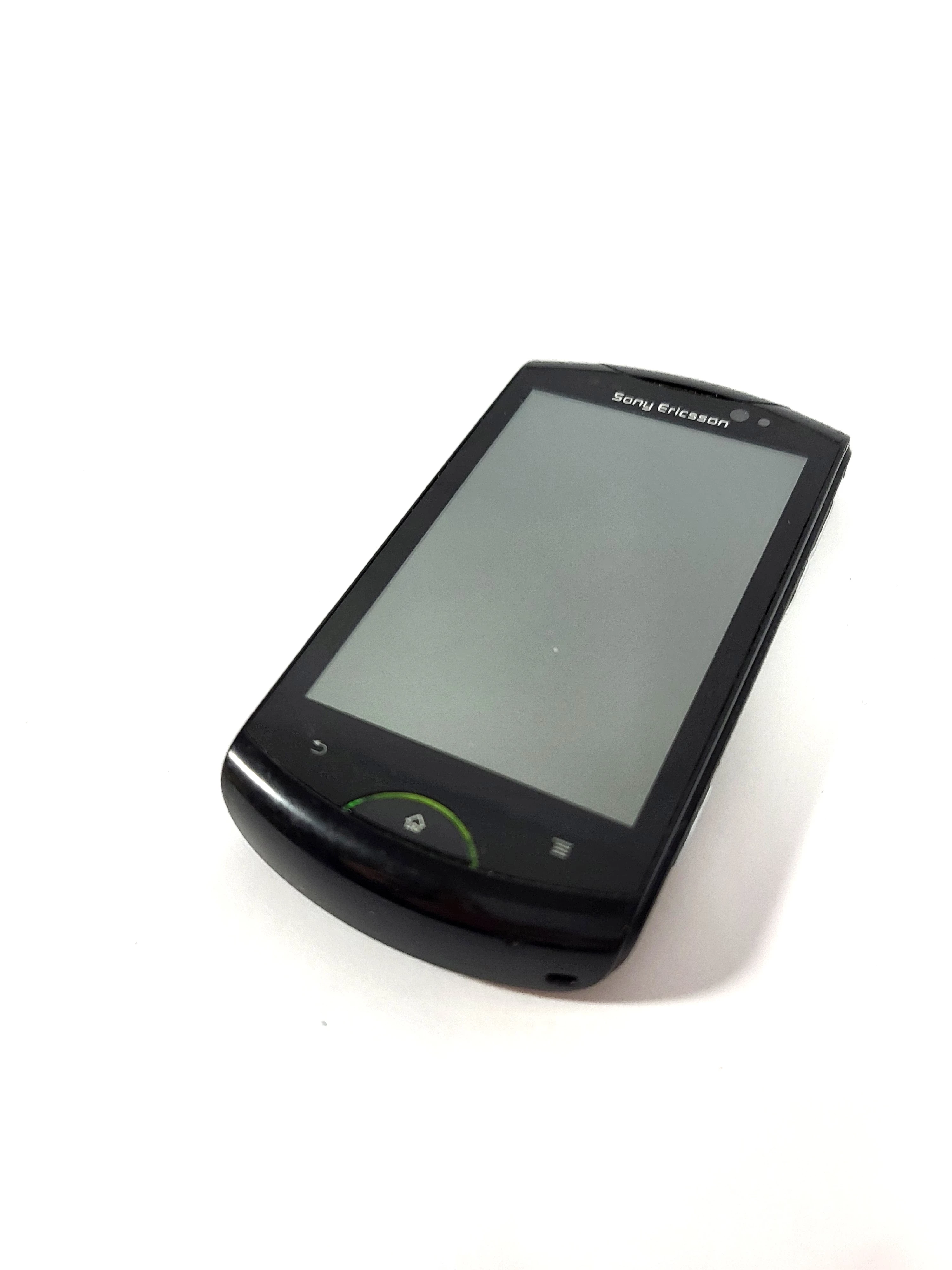 telefon-sony-ericsson-wt19i-live-with-walkman-typ-smartfon