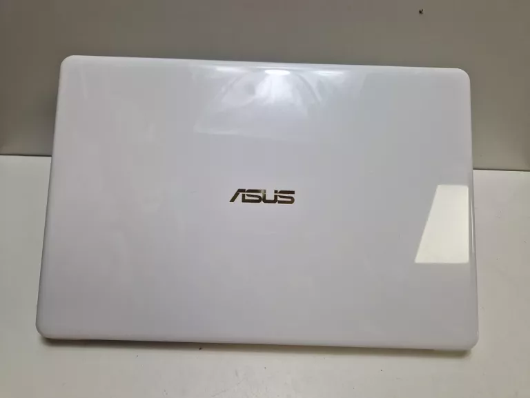 LAPTOP ASUS VIVOBOOK R520U WIN10 I3  8/256GB SSD