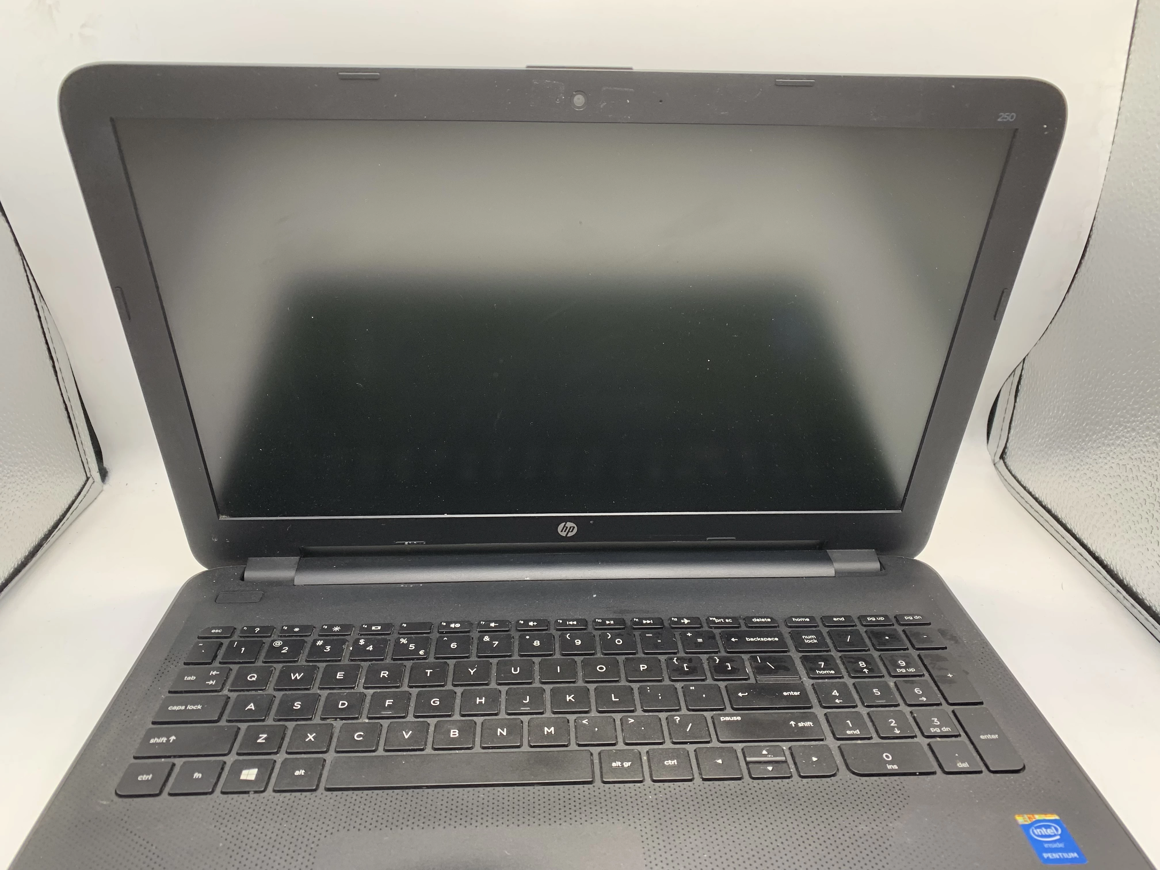laptop-hp-250-g4-intelpentium-3825u-4gb-500gb-opis-grojecka-31-warszawa