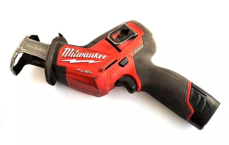 PIŁA SZABLASTA MILWAUKEE M12 CHZ/AKU/ŁADOWARKA