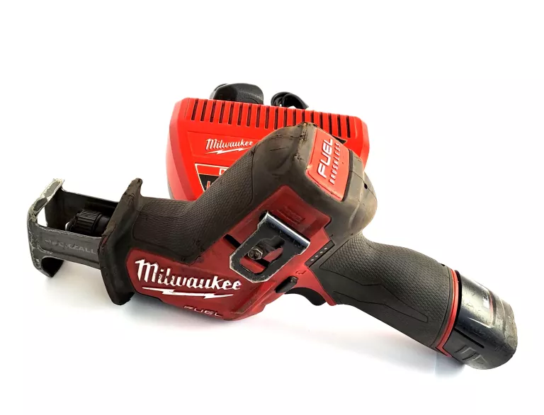 PIŁA SZABLASTA MILWAUKEE M12 CHZ/AKU/ŁADOWARKA